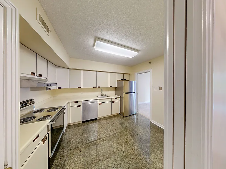 4550 N Park Ave #203 — Photo 2