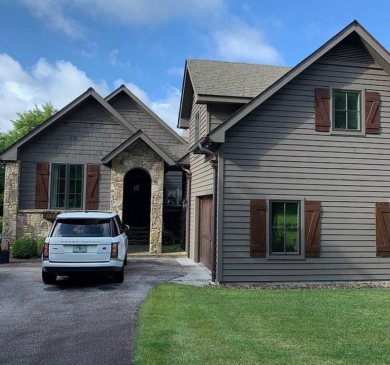 2nd image of 490 Lake Villa Way