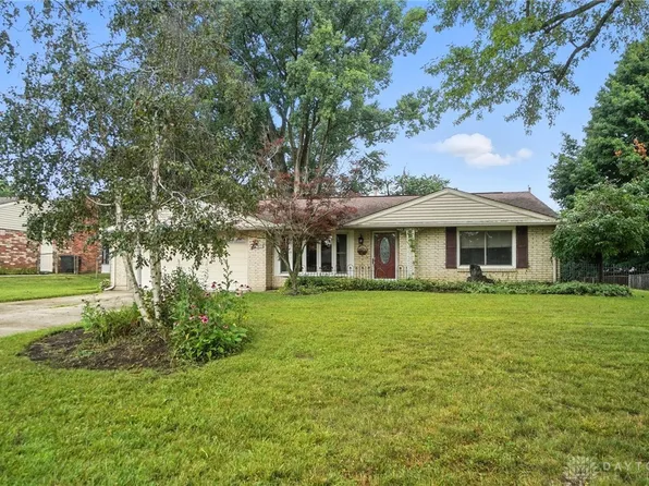 2151 Plantation Trl, Bellbrook, OH 45305