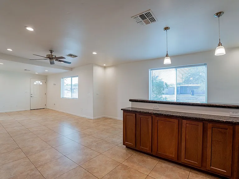 436 E. Waverly St. — Photo 4