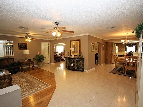 5th image of 1640 Whitewood Dr