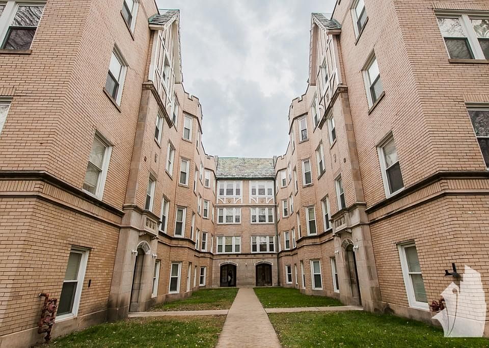 1st image of 6319 N Artesian Ave #1W5