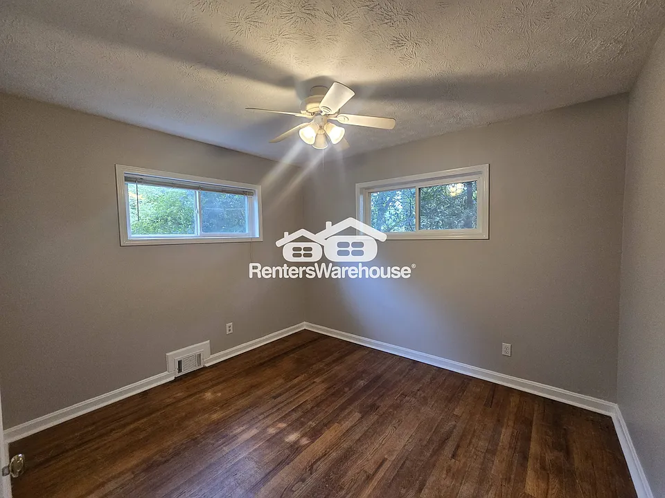 1593 Tanager Cir