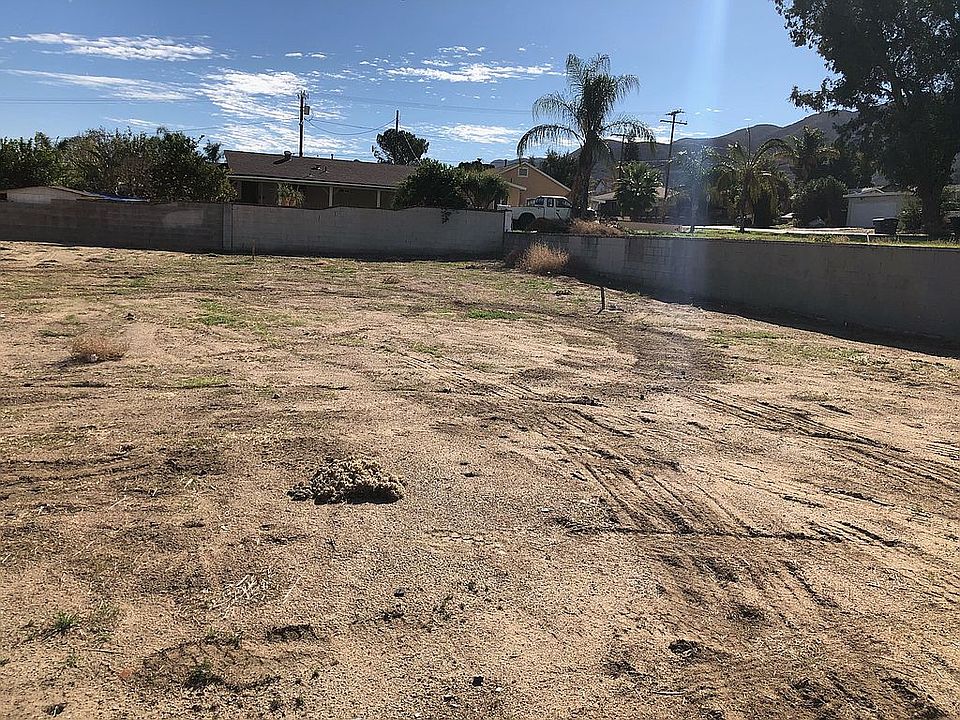 1st image of 33140 Hill St