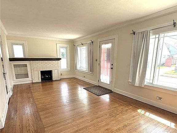 4th image of 2187 Olive Ave