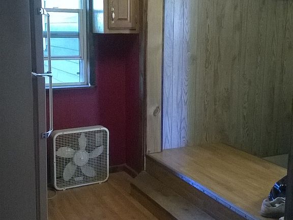 5th image of 1419 Arlington Ln