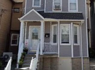 18 W 51st St, Bayonne, NJ 07002
