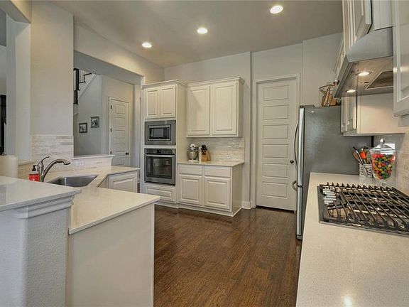 3rd image of 11520 Maggiore Dr