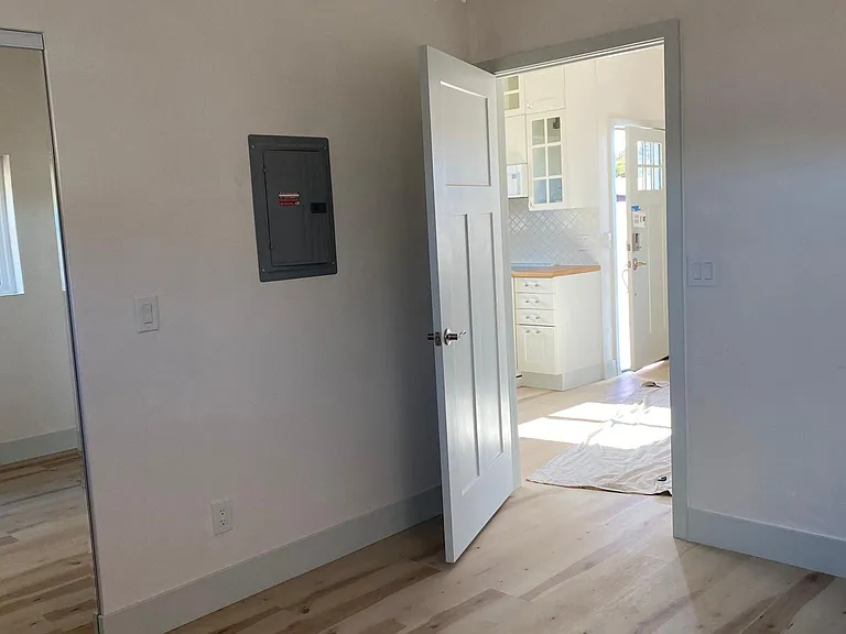 277A Viking St — Photo 7