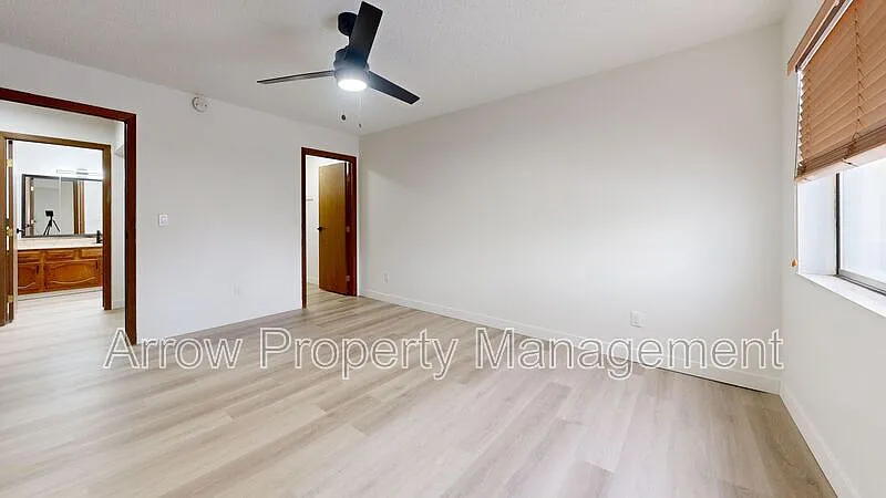 2 bed, 1.0 bath, 1100 sqft, $1,050 — Photo 3