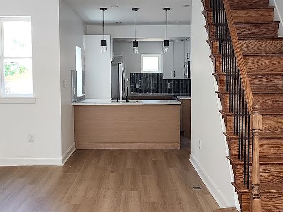 2nd image of 3124 Livingston St