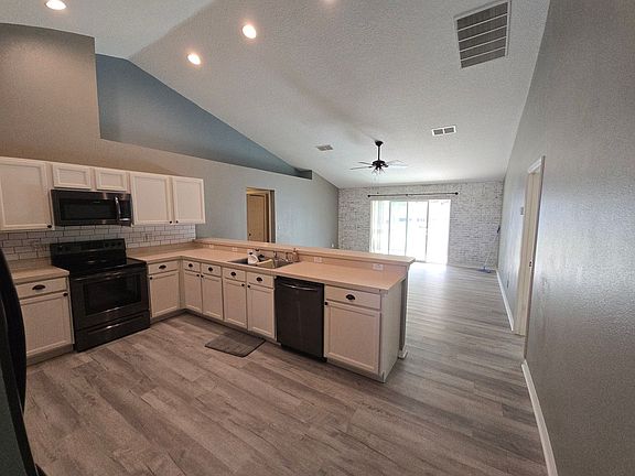 5th image of 640 Hatchwood Dr