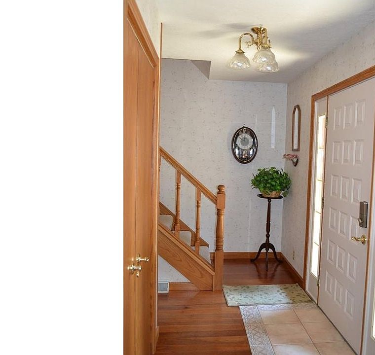 1st image of 979 Dale Dr