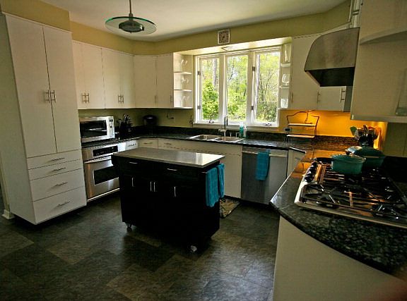 5th image of 2902 N Hillandale Cir