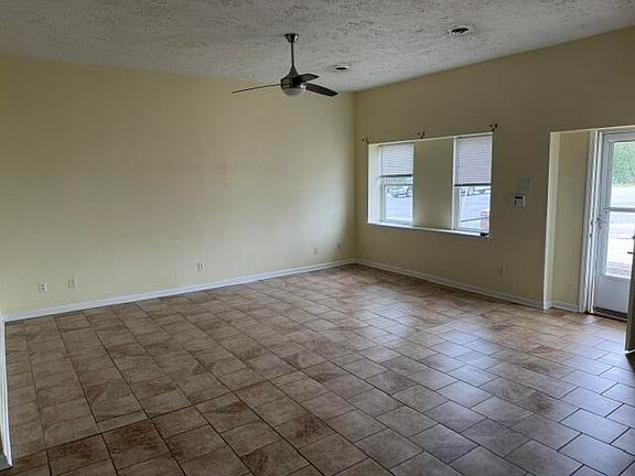 4th image of 109 Collie St