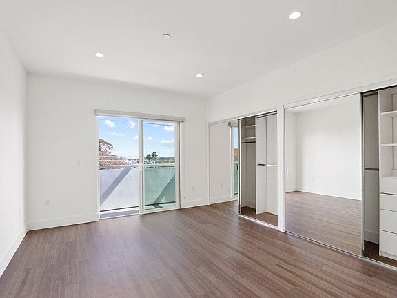 4th image of 11821 Texas Ave #102