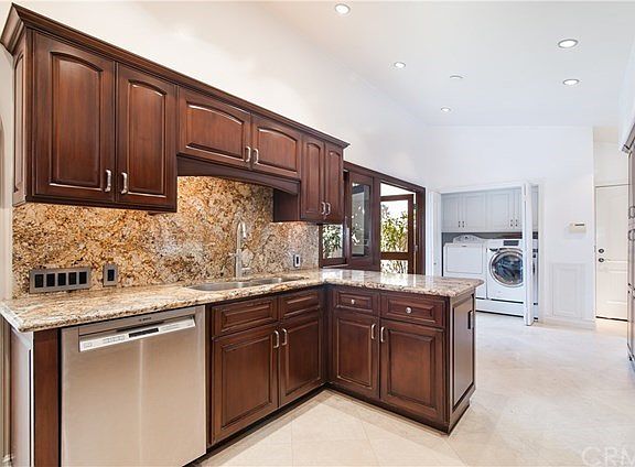 Breakfast Area with French Doors to Patio