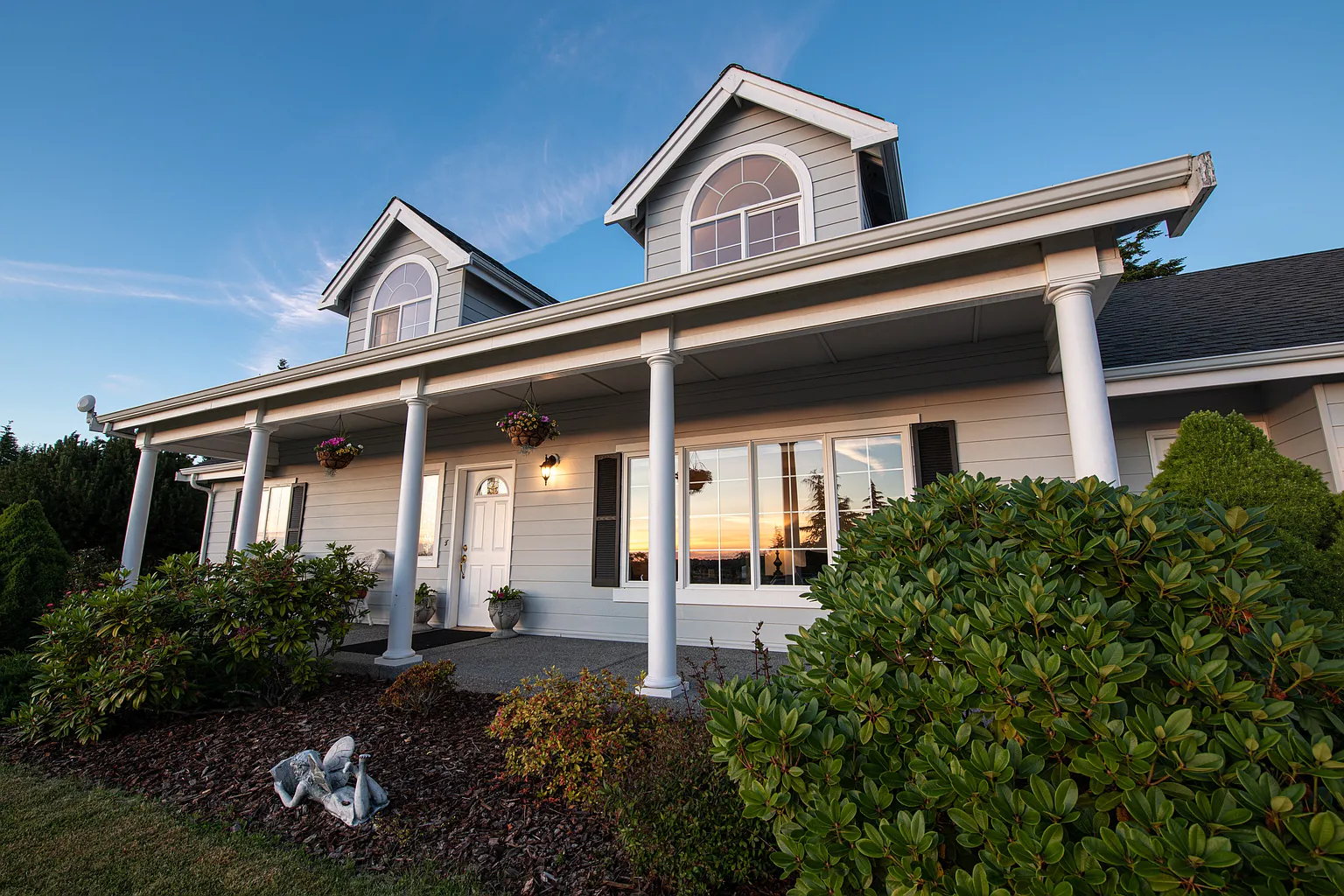 698 Oak View Pl photo 1