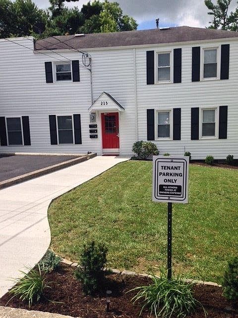 1st image of 213 Langford Ct