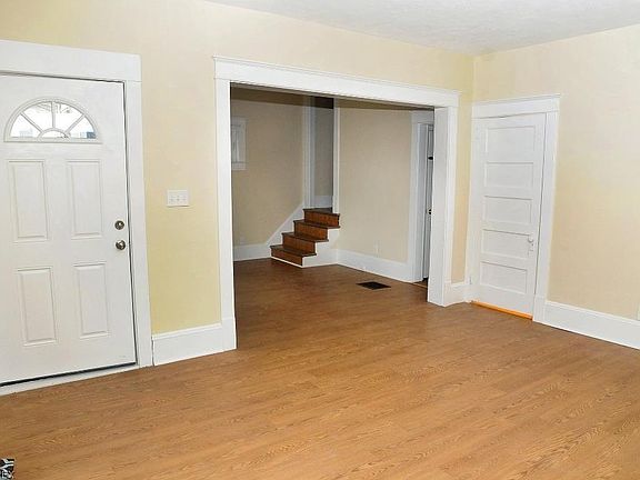 4th image of 1543 Wheeling Ave