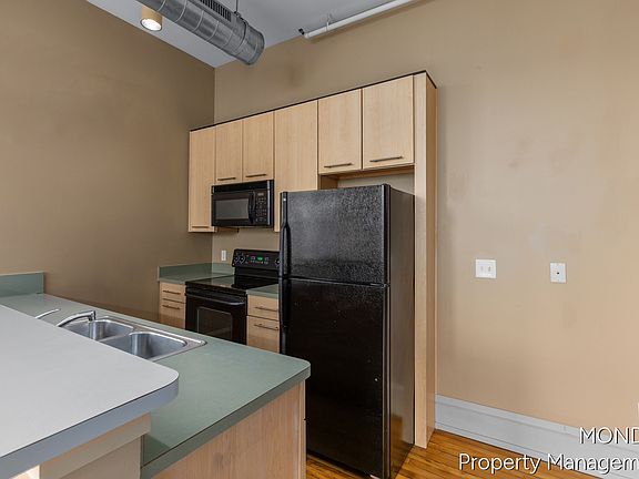 2nd image of 1 Oakes St SW APT 10