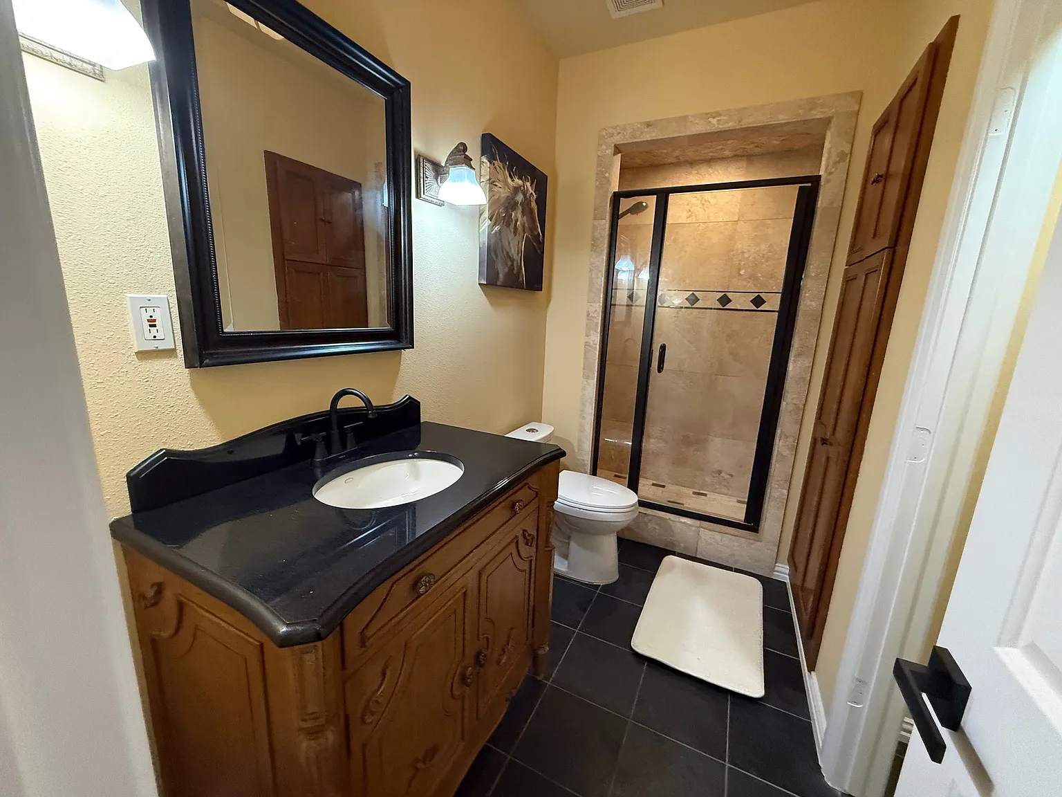 Luxurious 1bd/1bath in Legacy District Executive Home — Photo 2