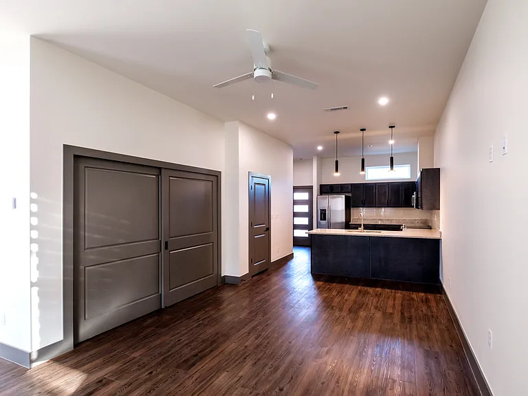 303 Park St #C — Photo 8
