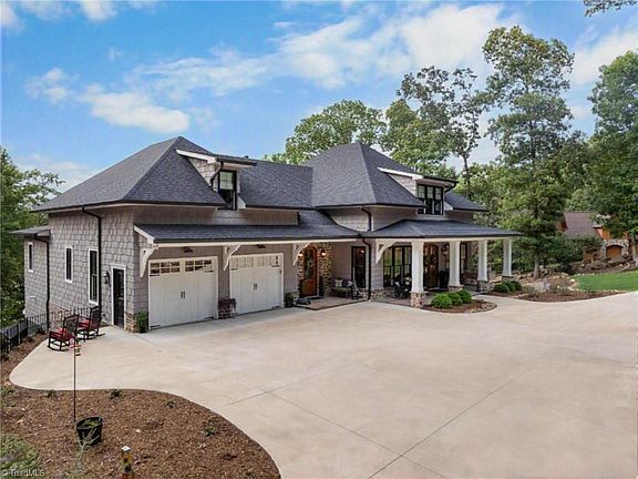 2nd image of 1818 Rocky Cove Ln