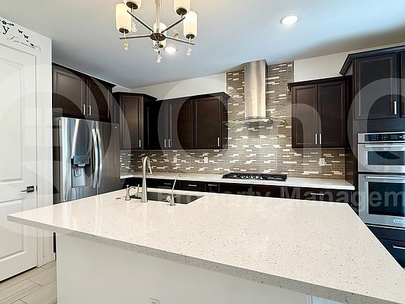 4th image of 837 W Baylor Ln