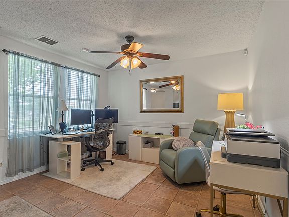 4th image of 633 Almandora Dr