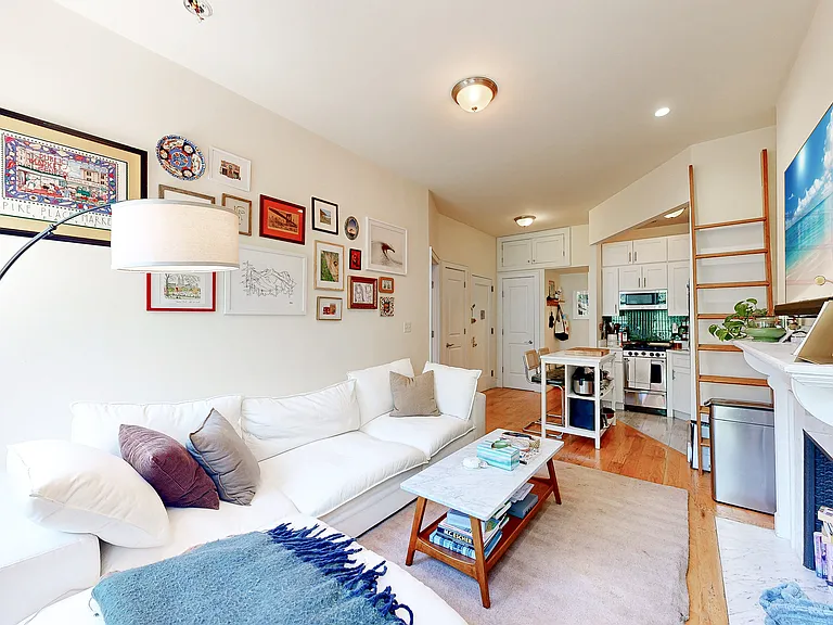 152 W 76th St #4A — Photo 4