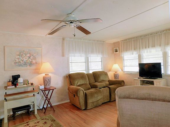 5th image of 34 E Ln