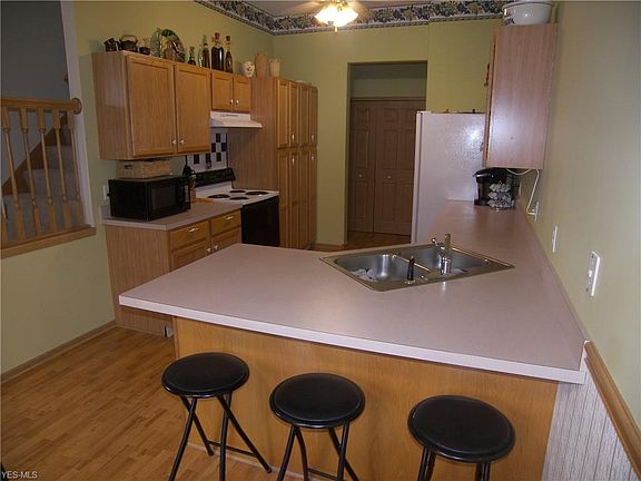 5th image of 543 Azalea Cir