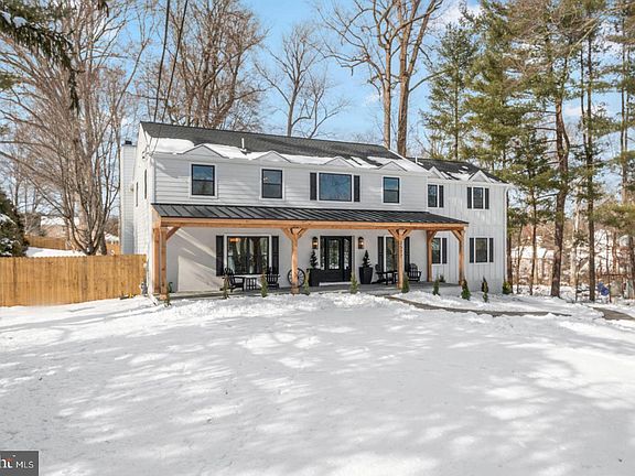 3rd image of 2577 Wayland Rd