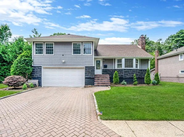 5 Pickett Court, Malverne, NY 11565