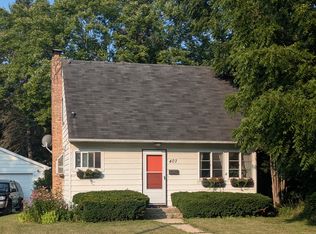 407 Douglas Ave, Crystal Lake, IL 60014