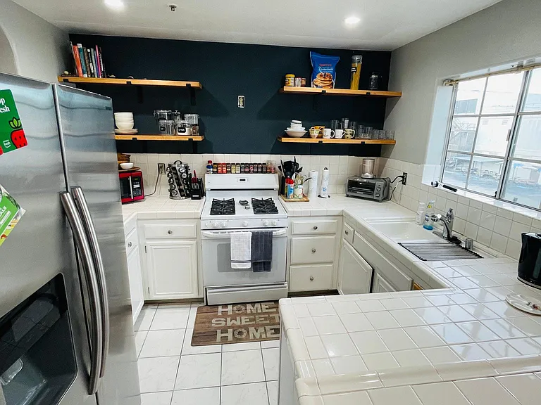 5127 Klump Ave #303 — Photo 5