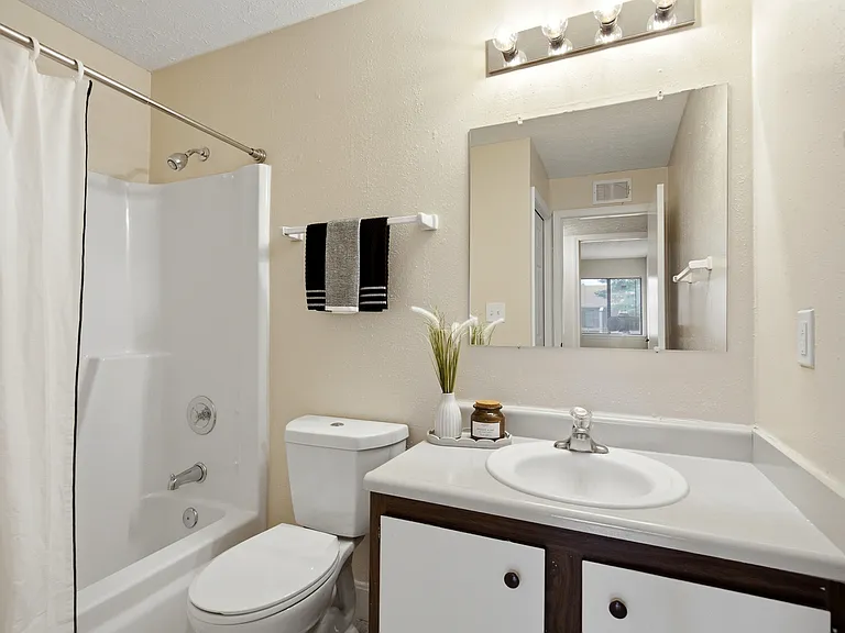 Willow - Bathroom 1 Willow - Bathroom 1