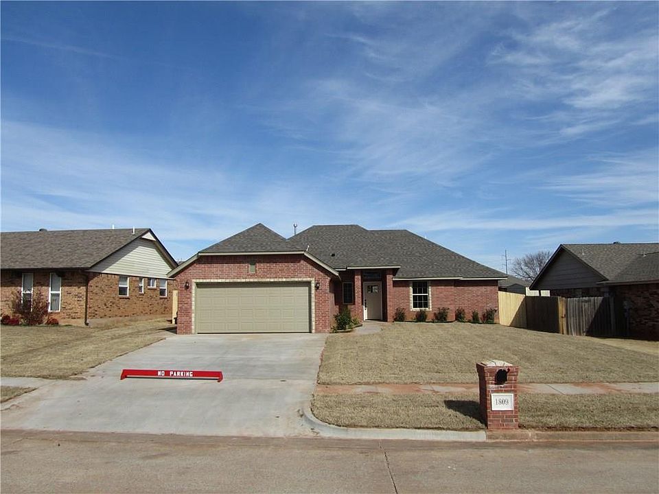 1st image of 1809 Pinewood Dr