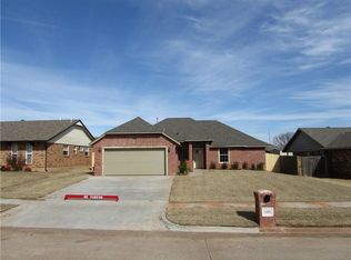 1809 Pinewood Dr, Moore, OK 73160
