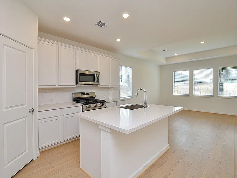 9727 Rialto Heights Dr — Photo 12