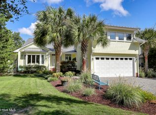 112 Drake Rd, Hampstead, NC 28443