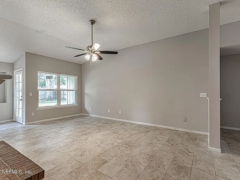 8516 Bending Branch Ct — Photo 12
