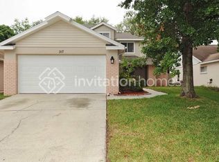 317 Sand Ridge Dr, Valrico, FL 33594