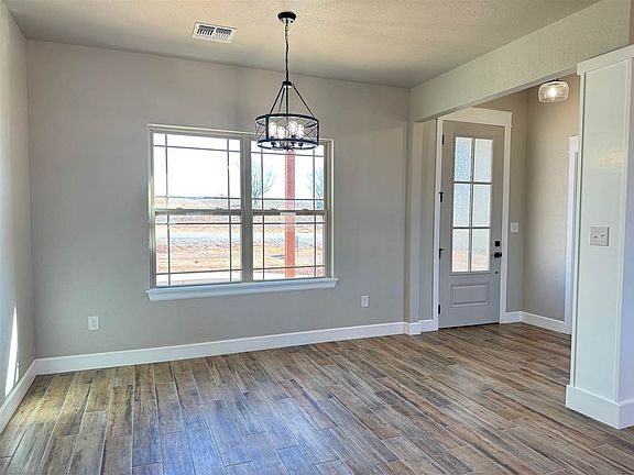 4th image of 237 Weaver Way