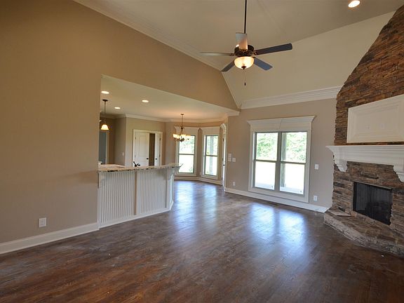 5th image of 415 Acacia Grv #131-C