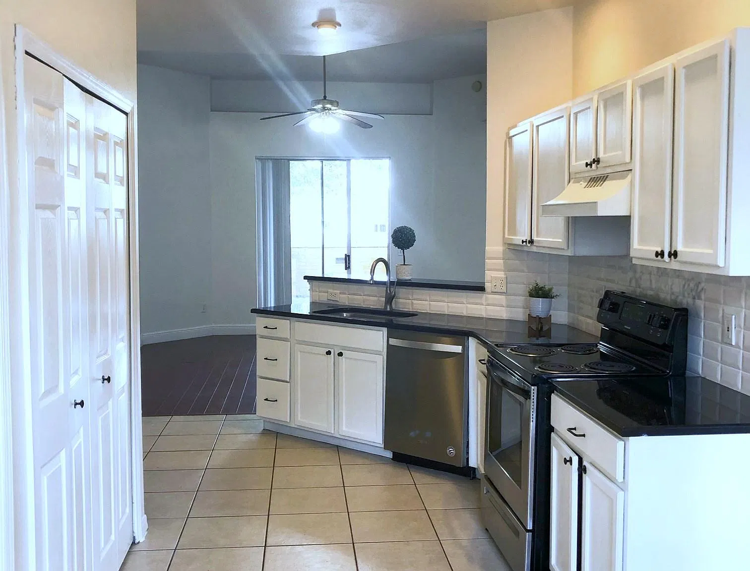 4 bed, 1810 sqft, $2,500 — Photo 1