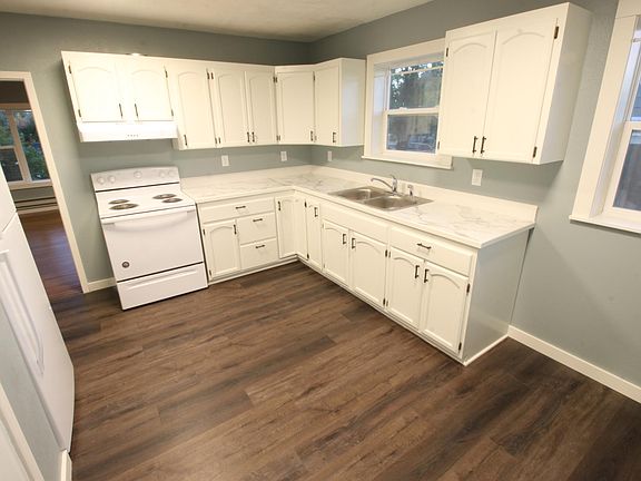 3rd image of 802 6th Ave N APT 5