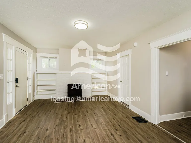 1274798_007_living_room_12696647.jpg