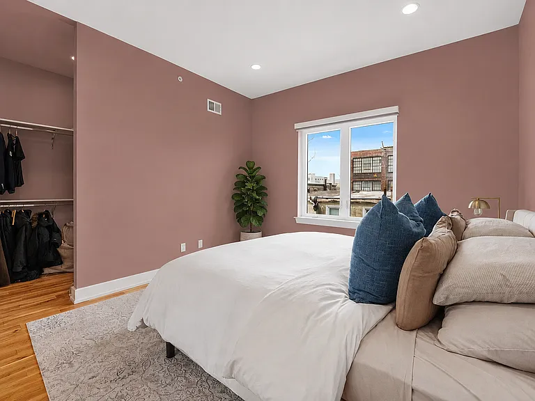 1726 Waterloo St — Photo 20